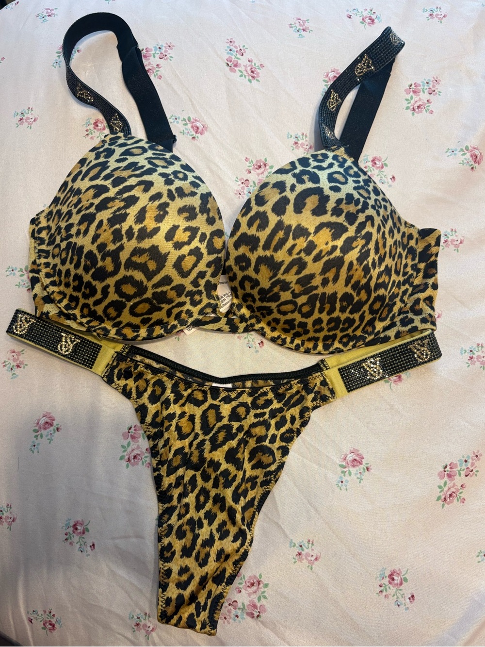 Victoria's Secret Leopard-Print Push-Up Bra & Thong Set - Yellow/Black